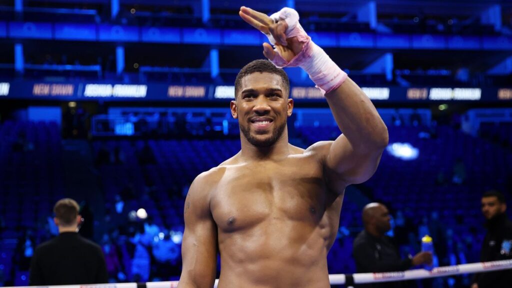boxing-legend-hatton-picks-joshua-over-ngannou